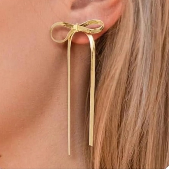 Boutique Jewelry - Gold Tassel Bow Earrings